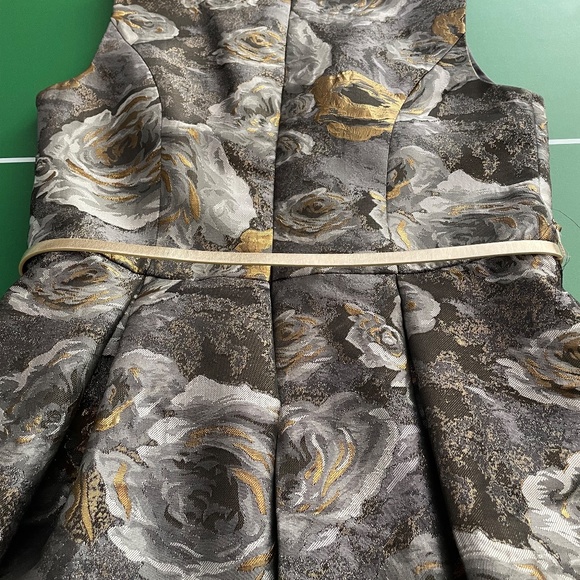 NWT SLNY New York Sliver Metallic Floral Box Pleated Midi Dress Size 10 - Picture 9 of 12